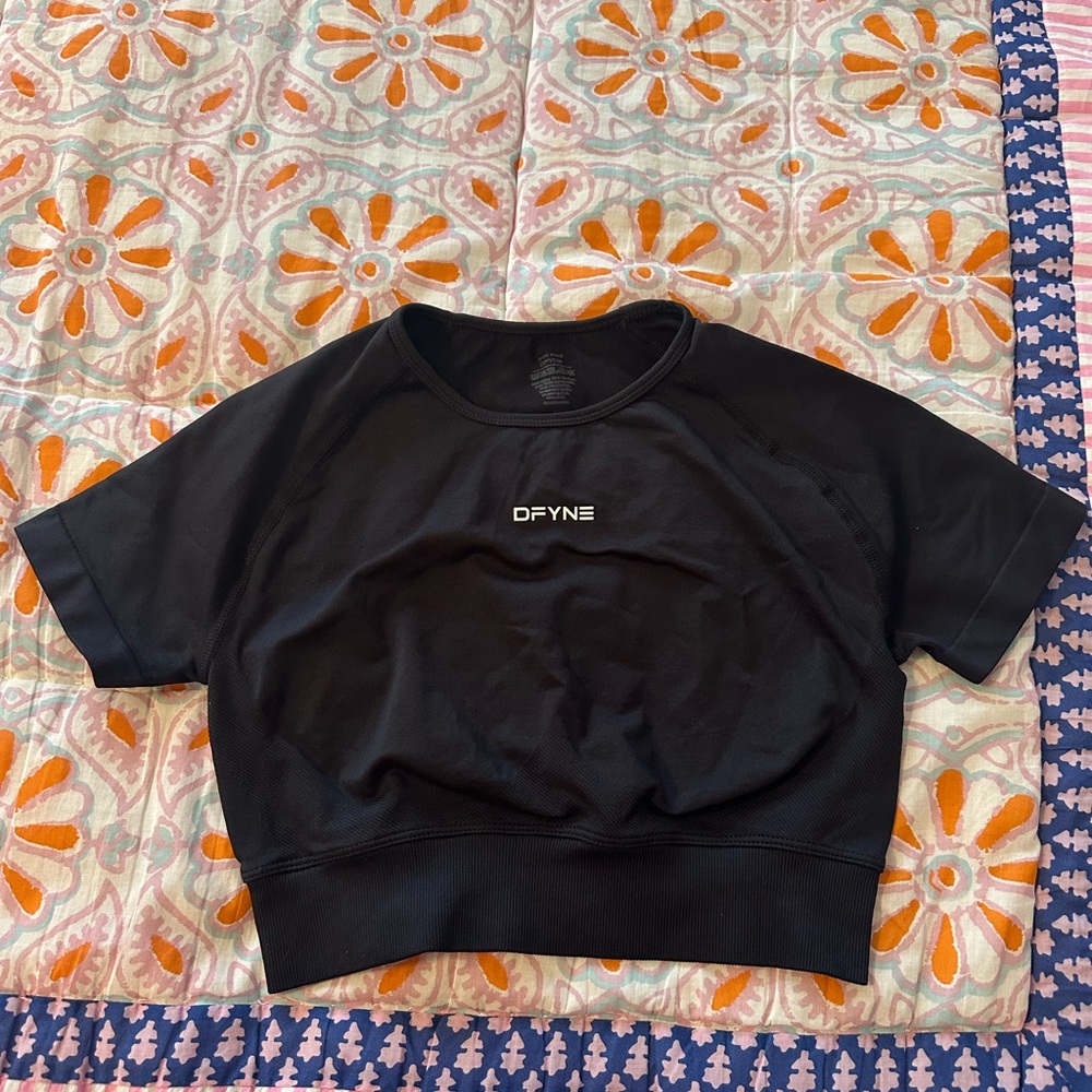 DFYNE impact crop top